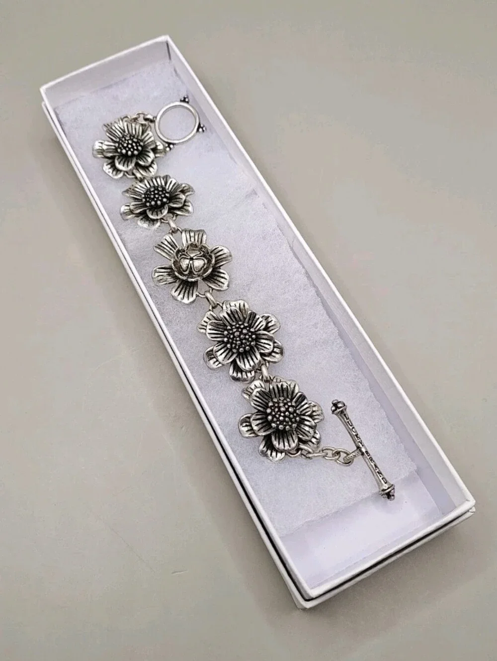 Lucky Brand Daisy Sunflower Links Toggle Bracelet Antiqued Silver Tone 3D Flower